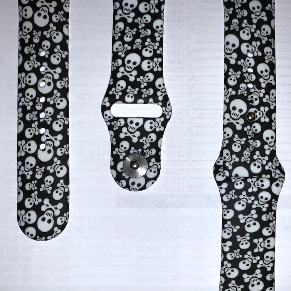 NEW SKULL PRINT 42/44/45 mm SILICONE APPLE WATCH STRAP